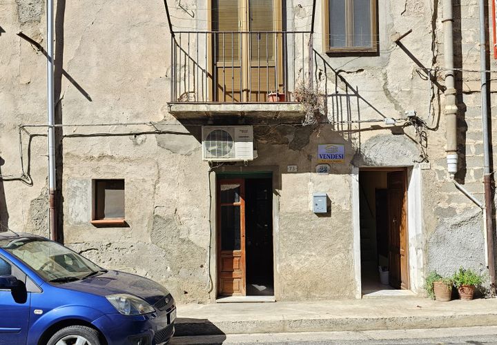 Landsbyhus i Collesano, Palermo, Collesano - € 28.000 | Ref: 10614 - foto 1